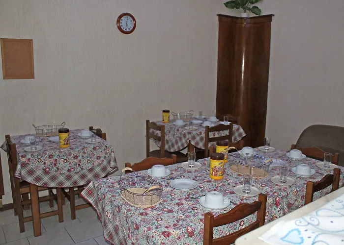 Residencia Vale Formoso Гостевой дом Порту